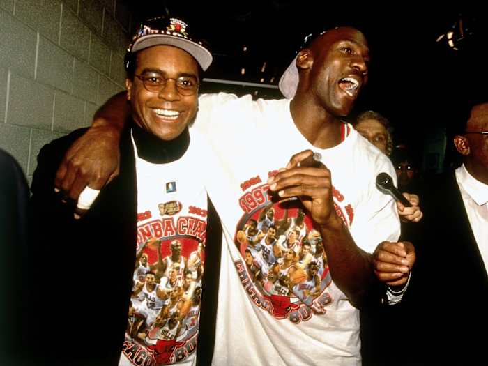 ahmad-rashad-michael-jordan.jpg